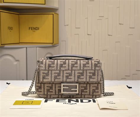 Сумки Fendi 